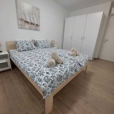 Apartment Seashells Tribunj